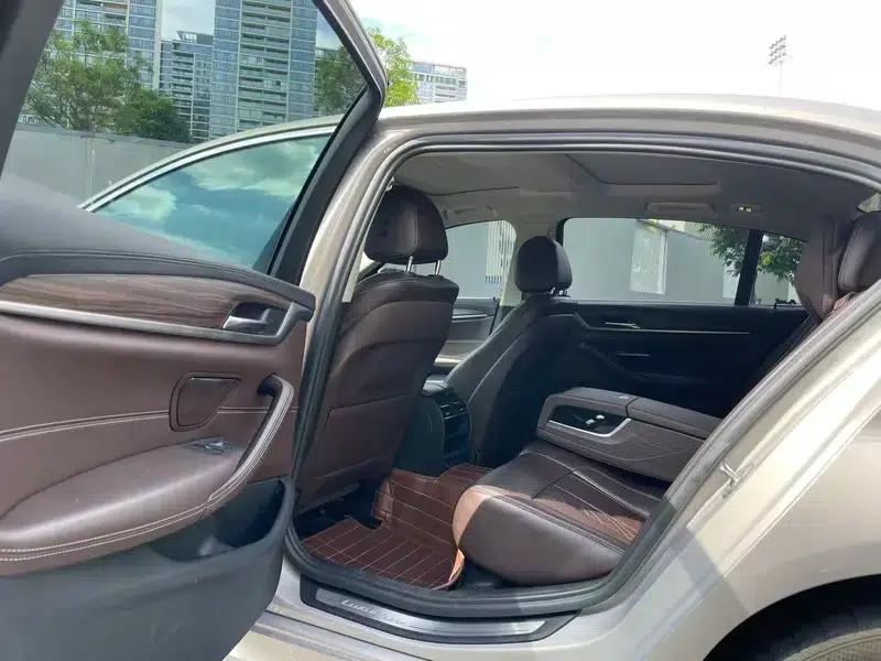 2018 BMW 5 Series 530Li Leading Luxury Package — миниатюра 9