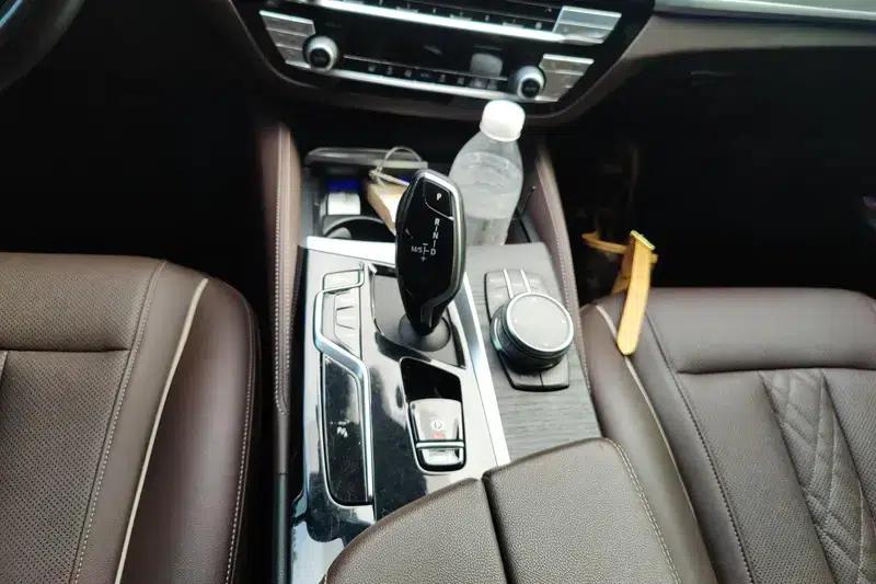 2023 BMW 5 Series Facelift 530Li Leading Edition M Sport Package — миниатюра 16