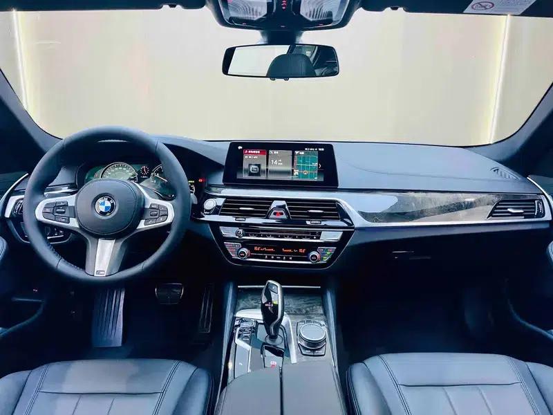 2018 BMW 5 Series 525Li M Sport Package — миниатюра 11
