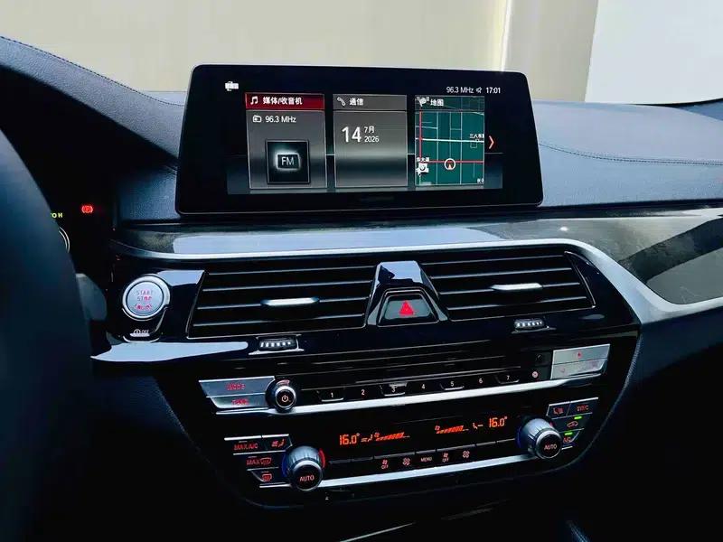 2018 BMW 5 Series 525Li M Sport Package — миниатюра 12
