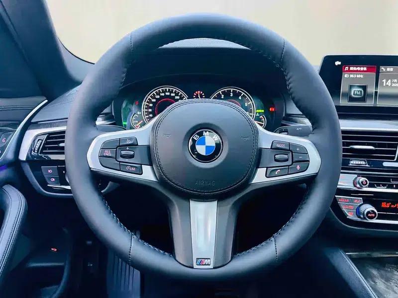 2018 BMW 5 Series 525Li M Sport Package — миниатюра 13