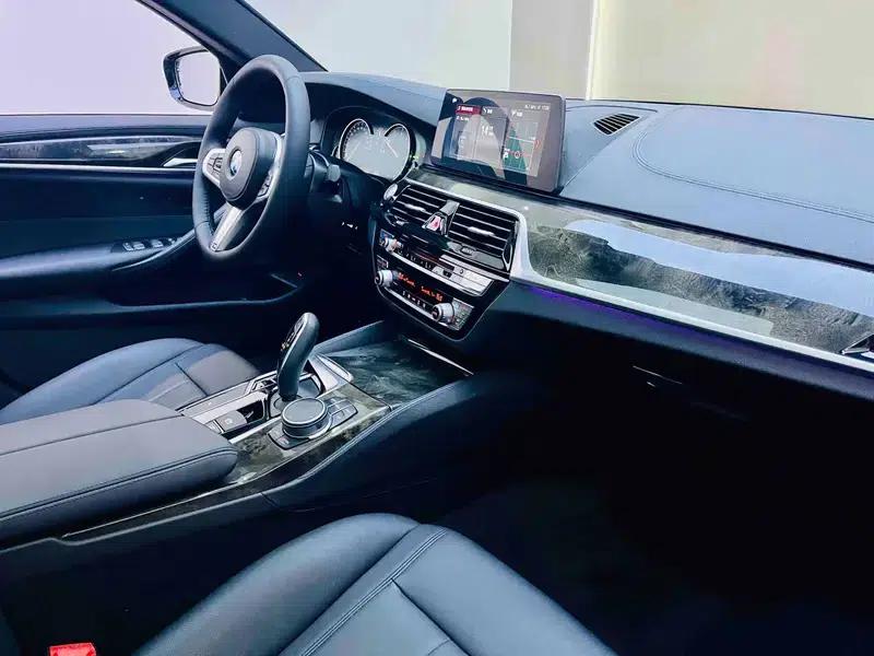 2018 BMW 5 Series 525Li M Sport Package — миниатюра 17