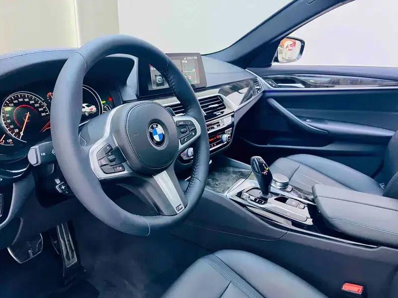 2018 BMW 5 Series 525Li M Sport Package — миниатюра 18