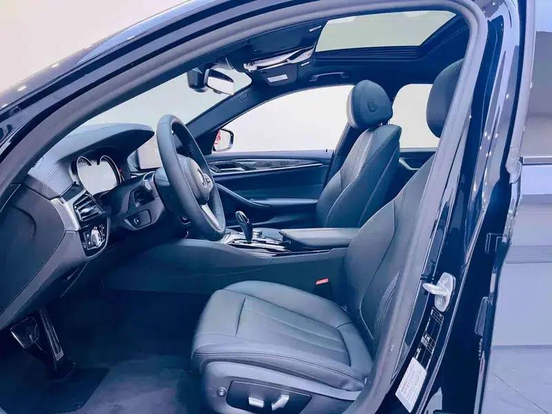 2018 BMW 5 Series 525Li M Sport Package — миниатюра 19
