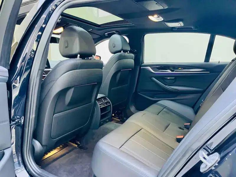 2018 BMW 5 Series 525Li M Sport Package — миниатюра 20