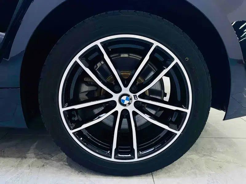 2018 BMW 5 Series 525Li M Sport Package — миниатюра 5