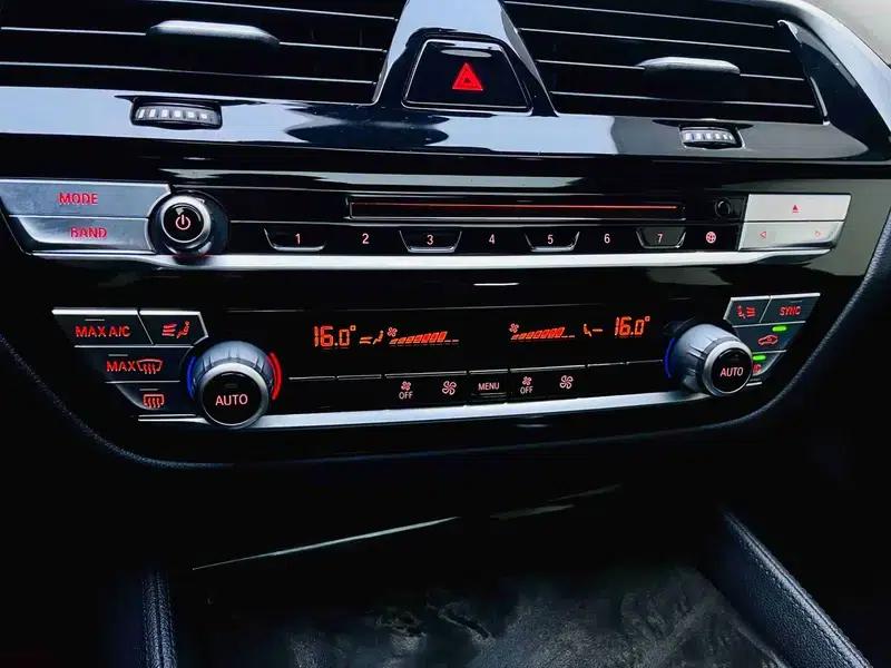2018 BMW 5 Series 525Li M Sport Package — миниатюра 8