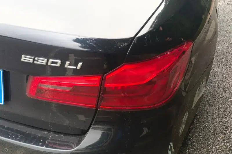 2018 BMW 5 Series 530Li xDrive M Sport Package — миниатюра 11