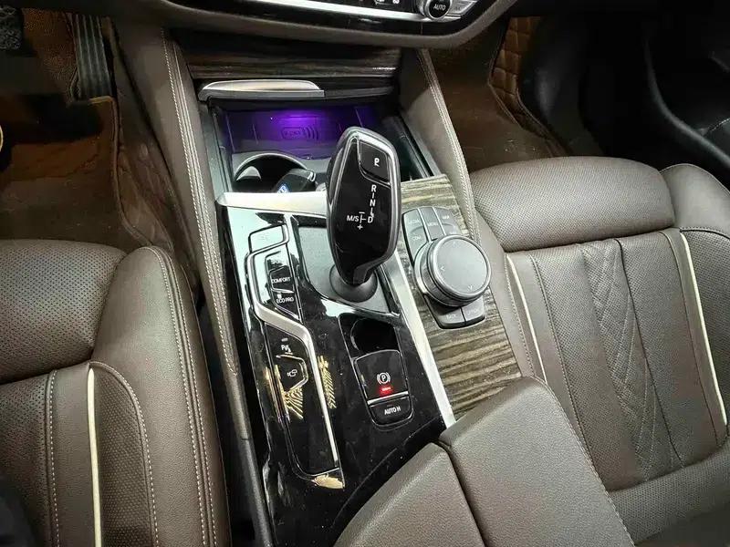 BMW 5 Series 2022 Facelift 530Li Luxury Package — миниатюра 15