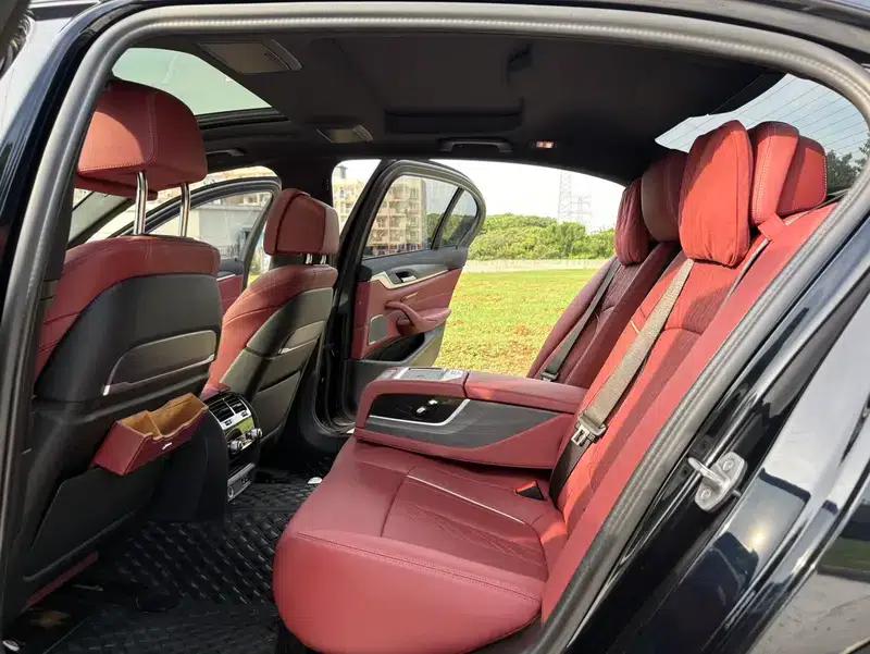 2022 BMW 5 Series, third facelift, 530Li Luxury M Sport Package — миниатюра 14