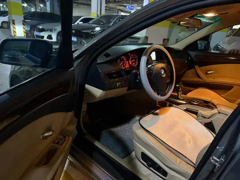 BMW 5 Series 2009 523Li Leading Edition — миниатюра 11