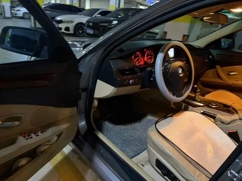 BMW 5 Series 2009 523Li Leading Edition — миниатюра 13