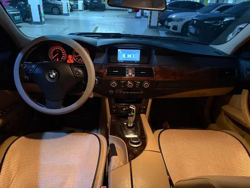 BMW 5 Series 2009 523Li Leading Edition — миниатюра 9