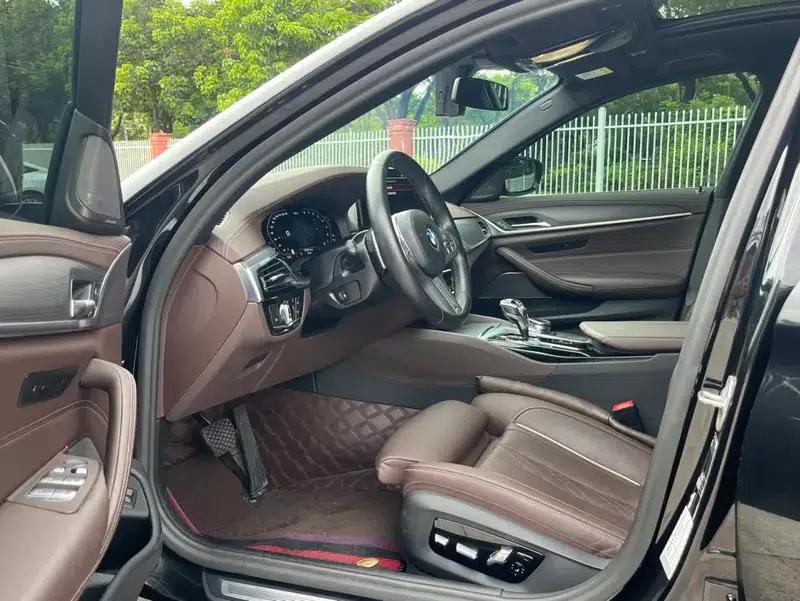 2022 BMW 5 Series, third facelift, 530Li Luxury M Sport Package — миниатюра 13