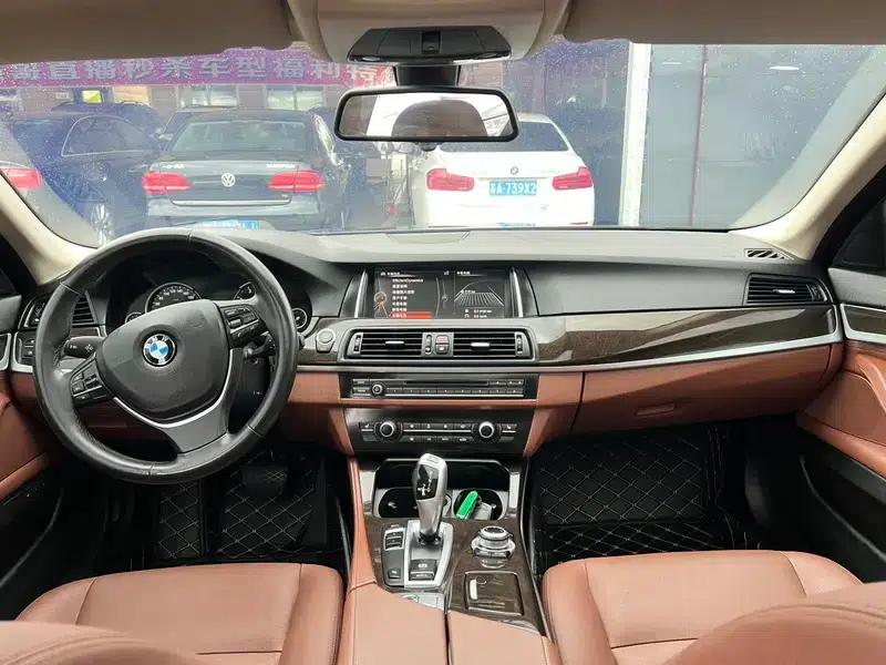 2017 BMW 5 Series 525Li Luxury Design Package — миниатюра 16