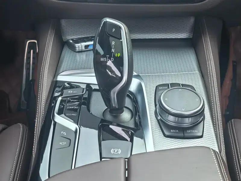 2020 BMW 5 Series 530Li Executive M Sport Package — миниатюра 16