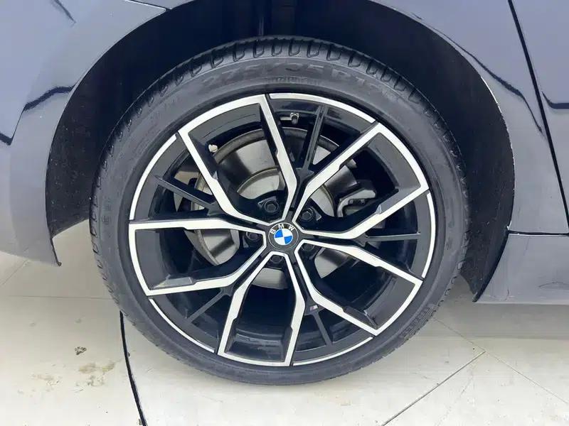 2023 BMW 5 Series 530Li Luxury M Sport Package — миниатюра 7