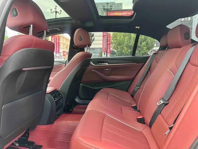 2023 BMW 5 Series 530Li Leading Edition M Sport Package — миниатюра 12