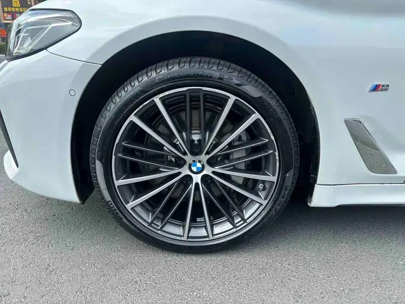 2023 BMW 5 Series 530Li Leading Edition M Sport Package — миниатюра 7