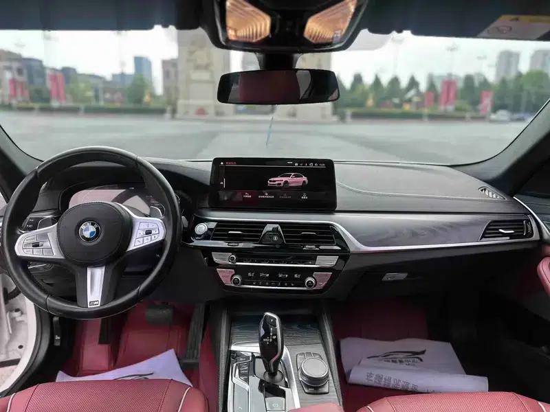 2023 BMW 5 Series 530Li Leading Edition M Sport Package — миниатюра 10