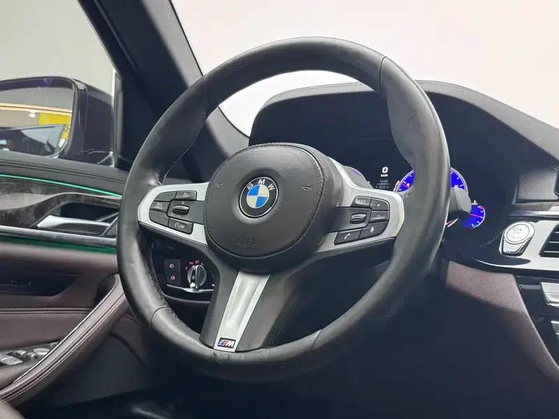 2019 BMW 5 Series 525Li M Sport Package — миниатюра 16