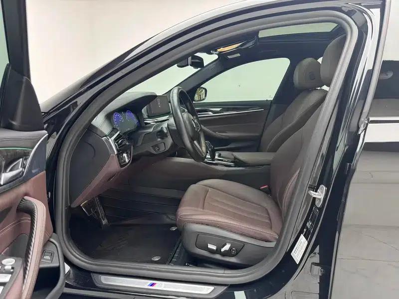 2019 BMW 5 Series 525Li M Sport Package — миниатюра 17