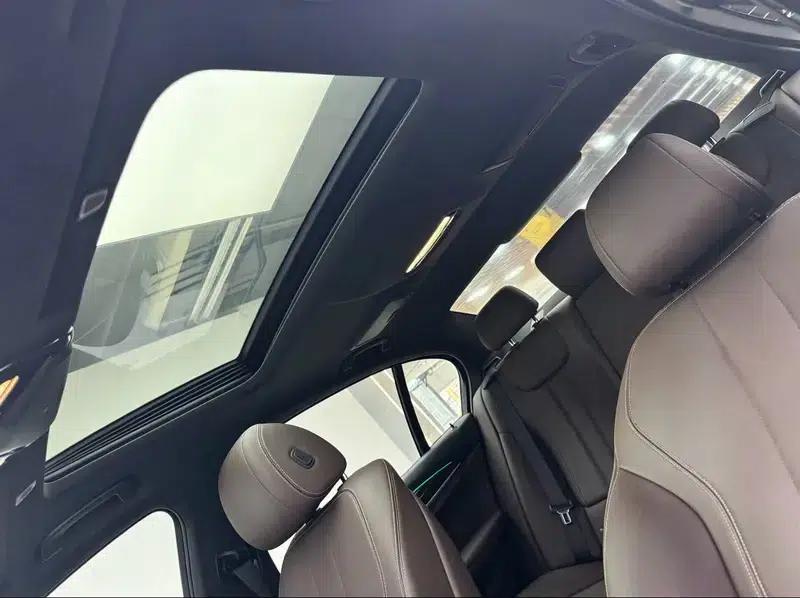2019 BMW 5 Series 525Li M Sport Package — миниатюра 19