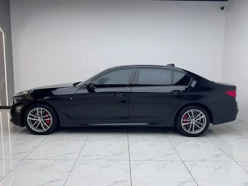 2019 BMW 5 Series 525Li M Sport Package — миниатюра 4