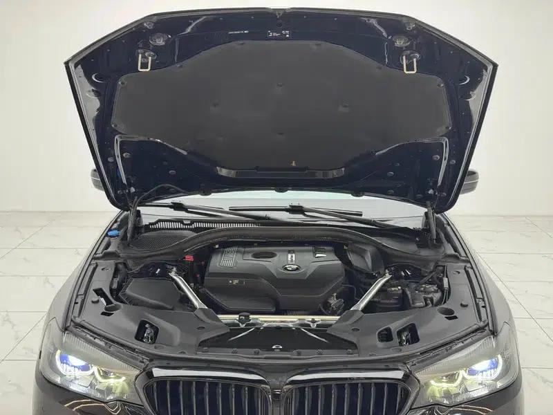 2019 BMW 5 Series 525Li M Sport Package — миниатюра 10