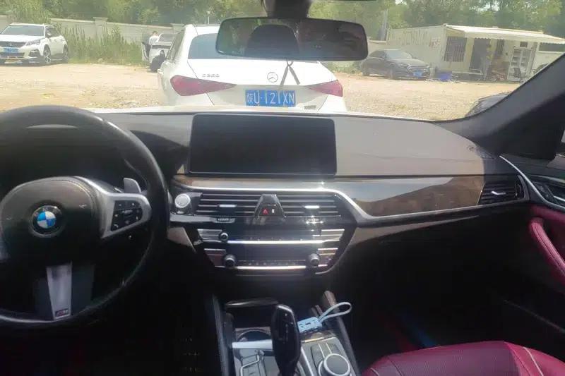 2022 BMW 5 Series 530Li Leading Edition M Sport Package — миниатюра 14