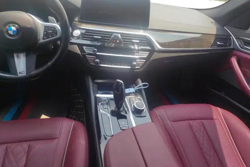 2022 BMW 5 Series 530Li Leading Edition M Sport Package — миниатюра 15