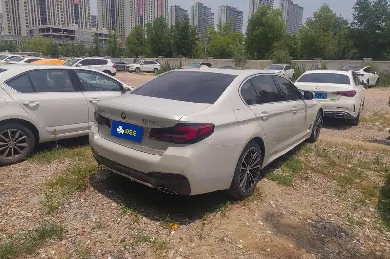 2022 BMW 5 Series 530Li Leading Edition M Sport Package — миниатюра 3