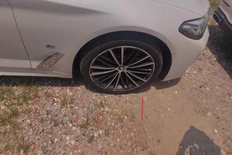 2022 BMW 5 Series 530Li Leading Edition M Sport Package — миниатюра 8