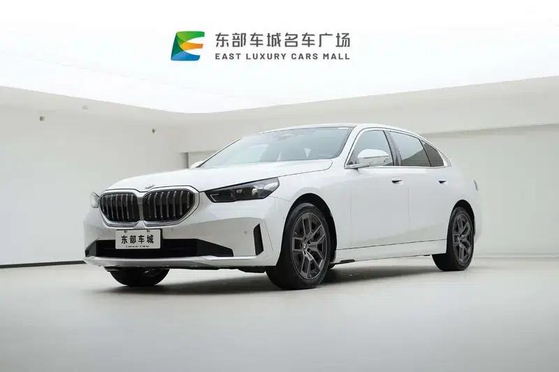 2024 BMW 5 Series 530Li Leading Luxury Package — миниатюра 1