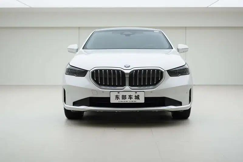 2024 BMW 5 Series 530Li Leading Luxury Package — миниатюра 2