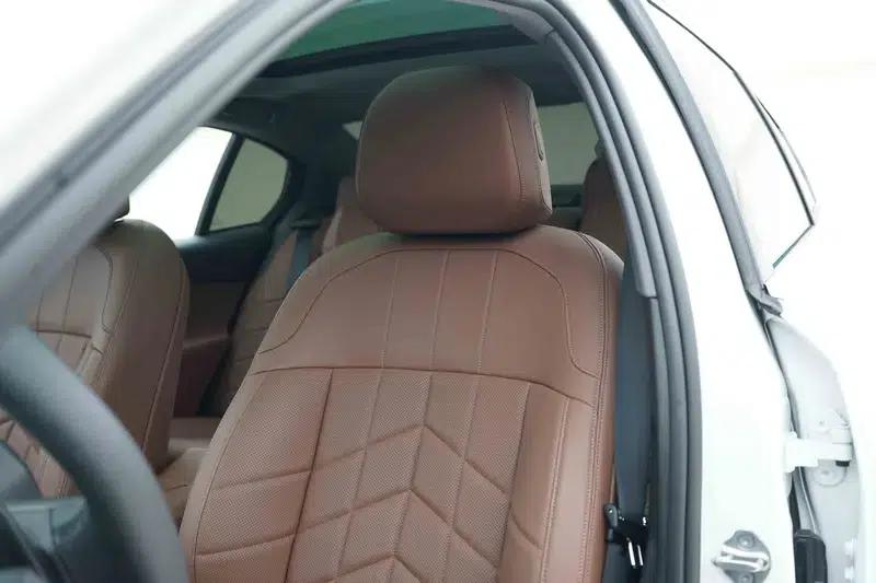 2024 BMW 5 Series 530Li Leading Luxury Package — миниатюра 16