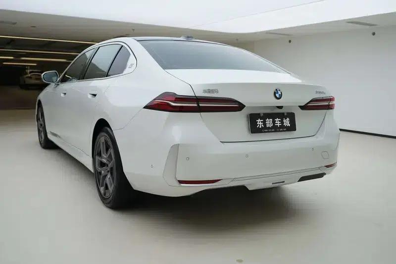 2024 BMW 5 Series 530Li Leading Luxury Package — миниатюра 4