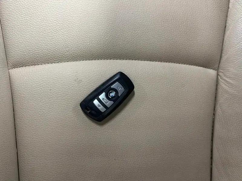 BMW 5 Series 2013 520Li Elegant Edition — миниатюра 11