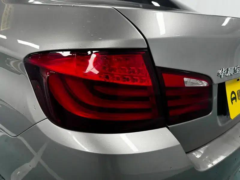 BMW 5 Series 2013 520Li Elegant Edition — миниатюра 13