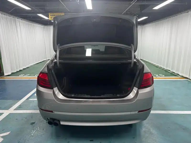 BMW 5 Series 2013 520Li Elegant Edition — миниатюра 20