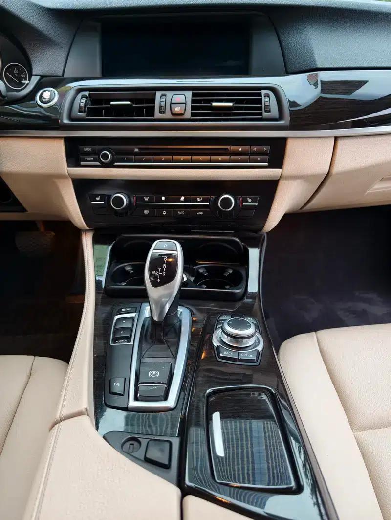 BMW 5 Series 2011 535Li Luxury — миниатюра 10