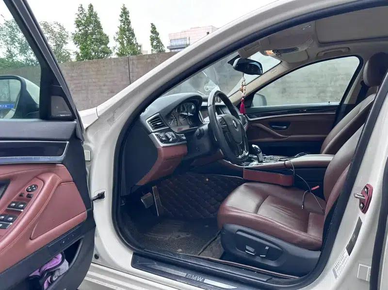 2014 BMW 5 Series 520Li Elegant Edition — миниатюра 8