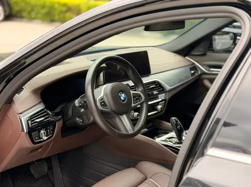 2023 BMW 5 Series 530Li Luxury M Sport Package — миниатюра 13