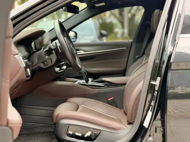 2023 BMW 5 Series 530Li Luxury M Sport Package — миниатюра 14