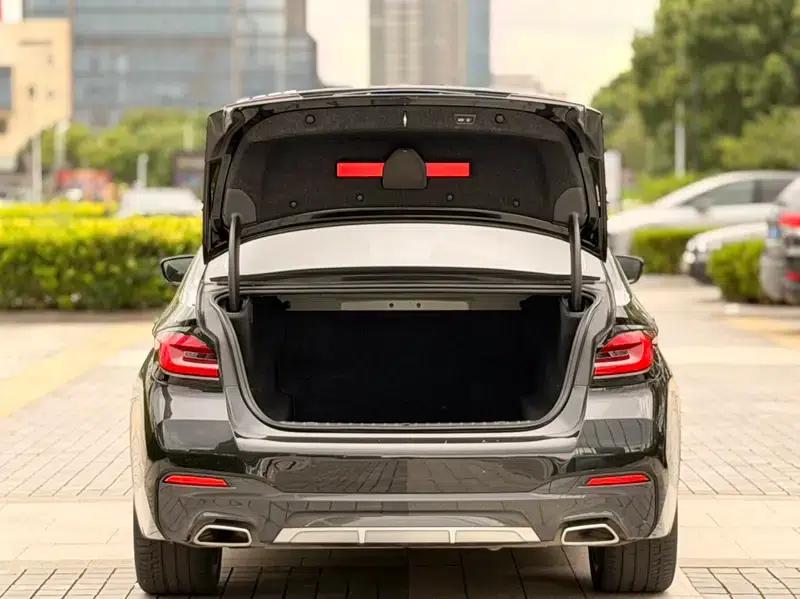2023 BMW 5 Series 530Li Luxury M Sport Package — миниатюра 17
