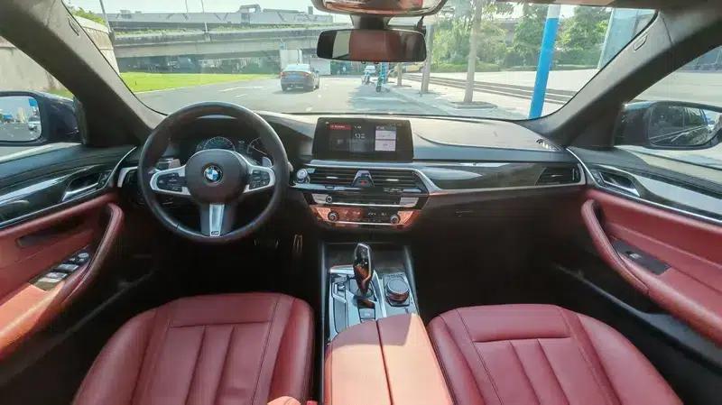 2019 BMW 5 Series 530Li Leading Edition M Sport Package — миниатюра 7