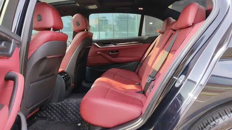 2019 BMW 5 Series 530Li Leading Edition M Sport Package — миниатюра 10