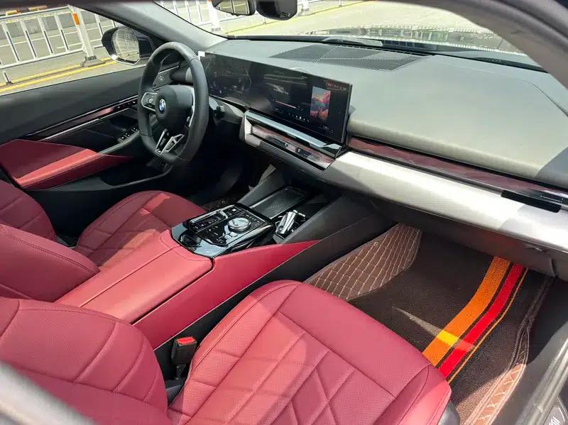 2024 BMW 5 Series 530Li Leading Edition M Sport Package — миниатюра 13