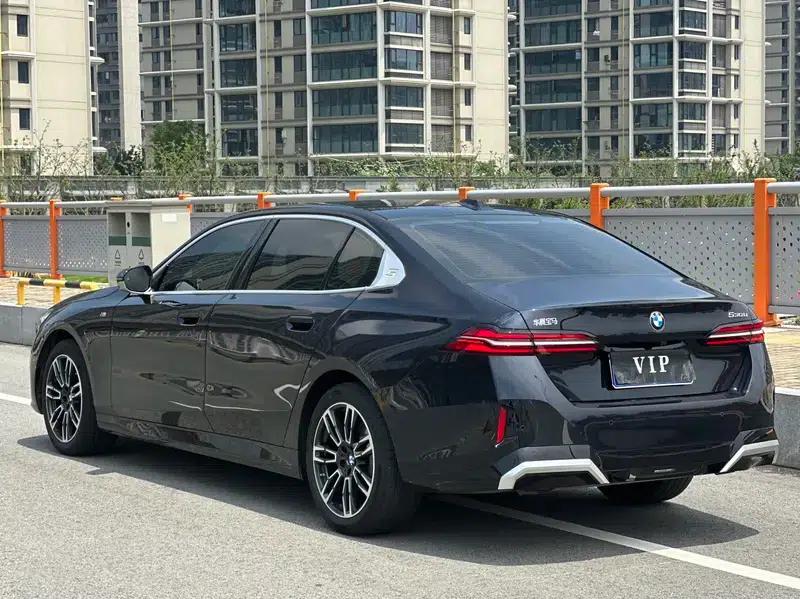 2024 BMW 5 Series 530Li Leading Edition M Sport Package — миниатюра 5