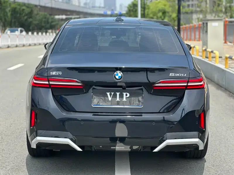 2024 BMW 5 Series 530Li Leading Edition M Sport Package — миниатюра 6